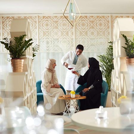 Hotel Tilal Jabal Al Kabah Mekka Exterior foto Emirati women in traditional dress